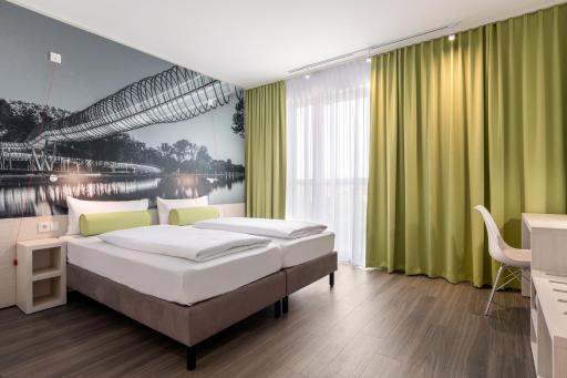 Super 8 by Wyndham Oberhausen am Centro - Hizvo