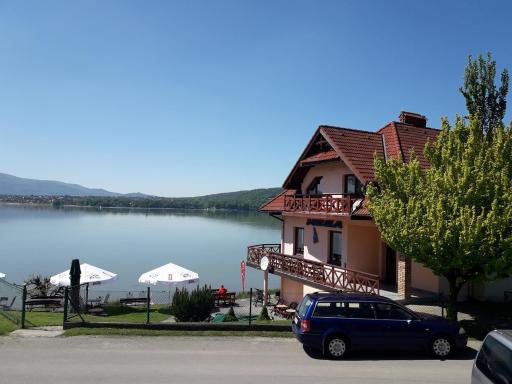 O.W. LAZUR nad jeziorem - Housity