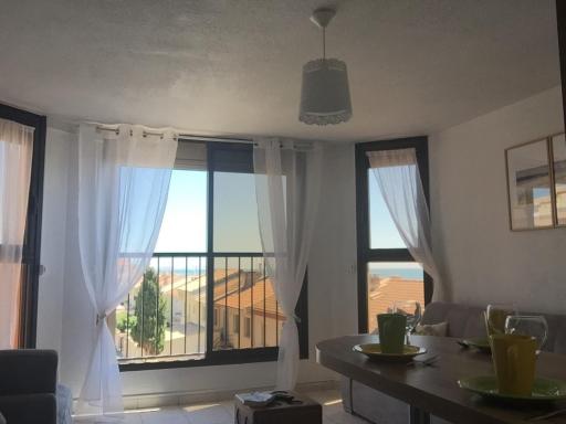 Studio cabine Toi et Moi à 30 m de la plage de Valras centre - Housity