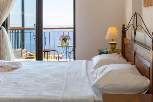 Kalkan Peak House - 4-bedroom villa with stunning Bay view - Housity