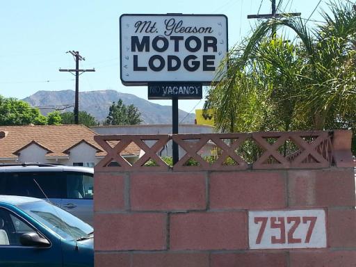Mt. Gleason Motorlodge - Housity