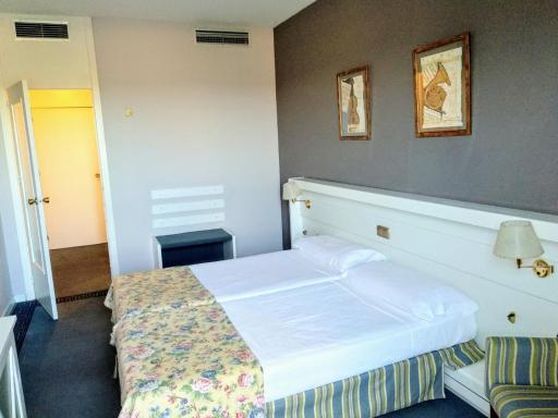 Hotel Las Cigüeñas - Housity