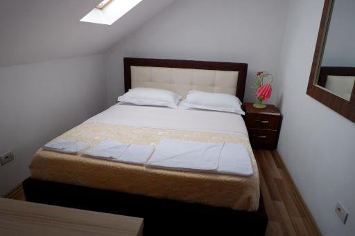 Hotel Kings Apartments - Housity