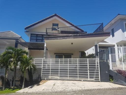 Double E Villa - Housity