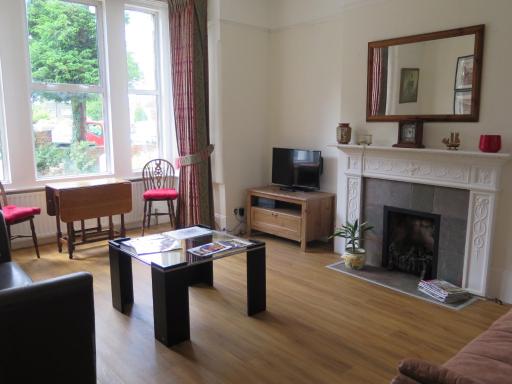 Garden Flat, Ealing - Housity