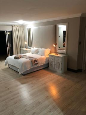 Annies Place Self Catering - Housity