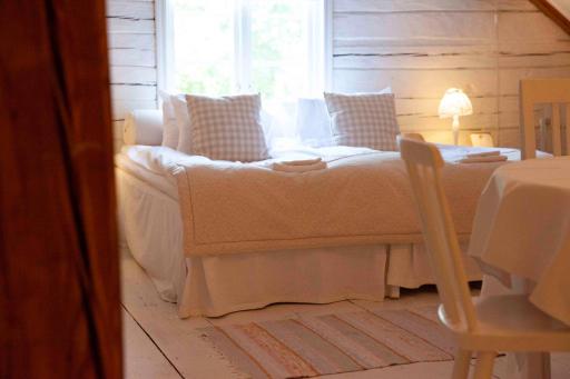 Särtshöga Vingård - Housity