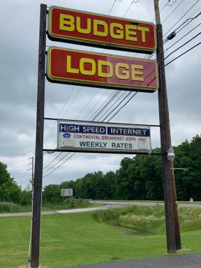Budget Lodge Newton Falls - Housity