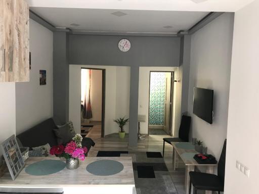 Andres Central Apartments House - Housity