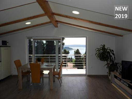 Red Rose Apartment - Housity