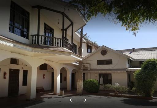 Lourdes Hotel - Housity