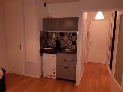 Charmant Studio - Housity