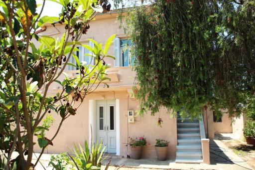 house in the village near the sea - Housity
