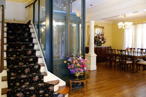 Nob Hill Inn - Housity
