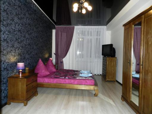 3-room Luxury Apartment 100m2 on Sobornyi Avenue 193, by GrandHome - Housity