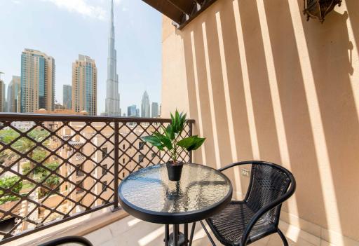 Maison Privee - Luxury Living Next to Dubai Mall & Burj Khalifa - Housity