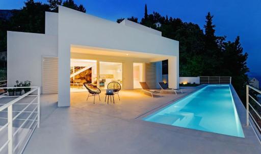 Villa V - private pool, special location & surroundings - Housity