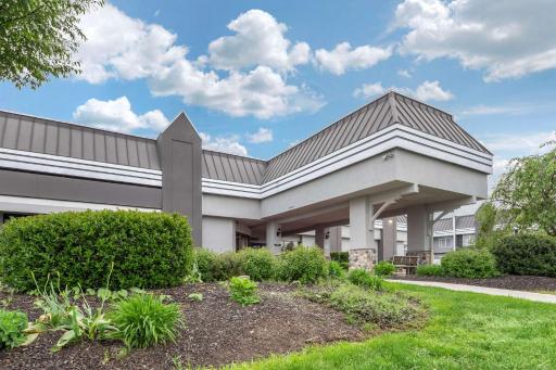 Clarion Hotel and Conference Center Harrisburg West - Housity