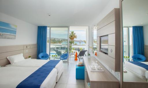 Limanaki Beach Hotel & Suites - Housity