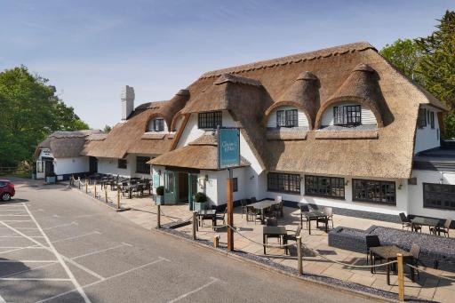 Potters Heron Hotel - Housity