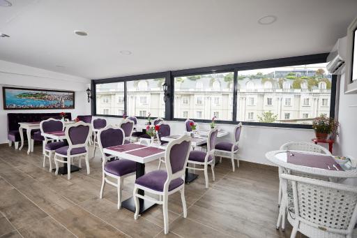 Albinas Hotel Old City - Housity