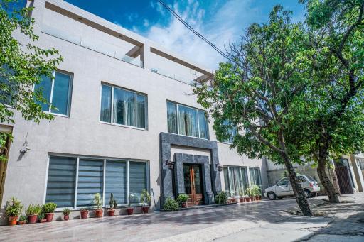 City View Hotel & Restaurant - Housity