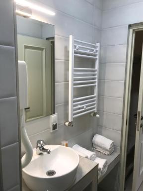 Moonlight Hotel - Housity