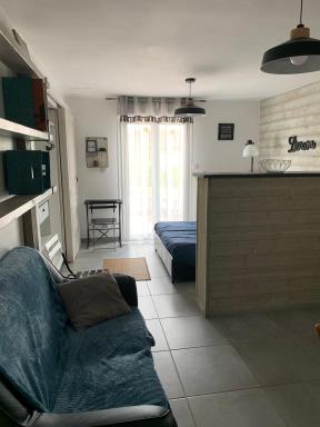 Gite les Combes Terrasse 01340 ETREZ - Housity