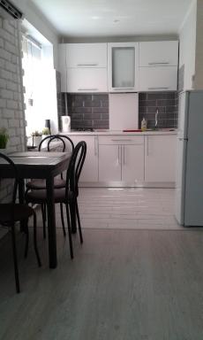 1 kom kv studio v tsentre zaporozh ia - Housity
