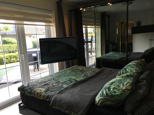 Beach bungalow Hellevoetsluis - Housity