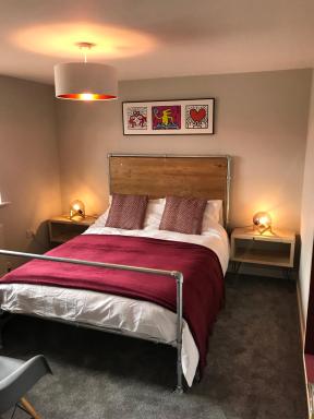 3 Crown Barton, Glastonbury - Housity
