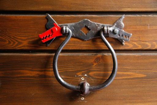 Il Lupo Rosso - Housity