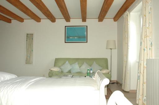 Auberge de Dully - Housity