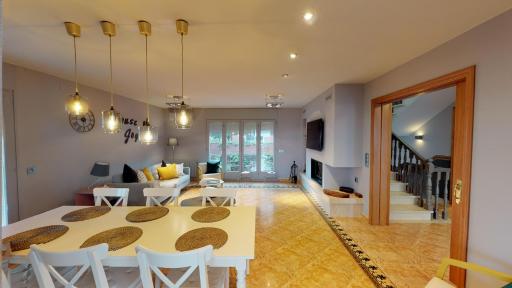 HOUSE OF JOY , CASA EN BANYOLES - Housity
