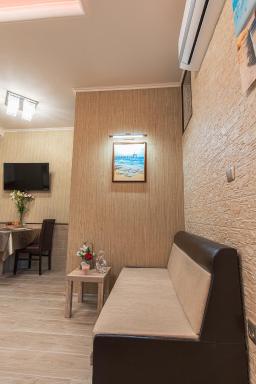 Deluxe Studios City Center - Housity