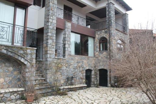 Elati's traditional and cosy home - Housity