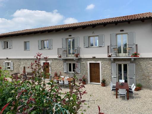 La Luce delle Colline - Housity