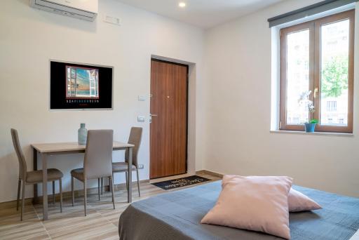 Sea Window Room - Housity