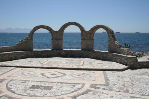 Theatraki - Housity