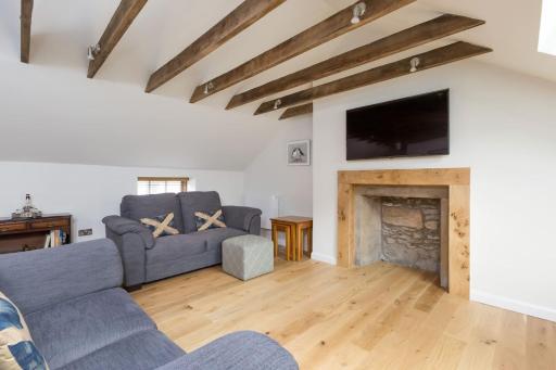 JOIVY Trendy 1-bedroom Main Door House in New Town - Housity