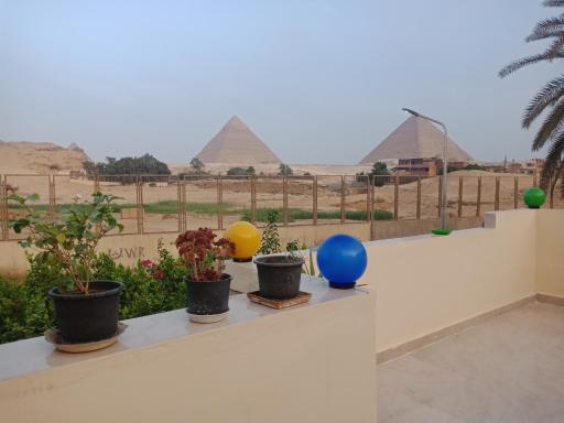 shahbor 2pyramids view - Housity