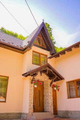 Pensiunea La Cernat - Housity