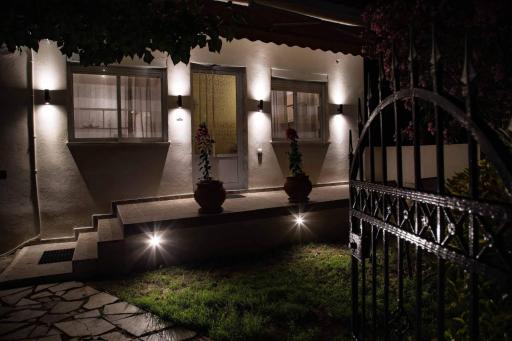 PHIL HOUSE - Housity