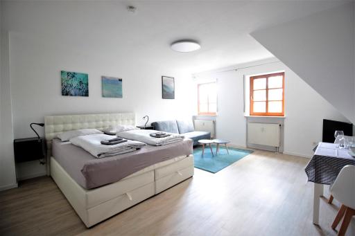 City Apartment - Old Main Bridge, own garage parking space - Housity