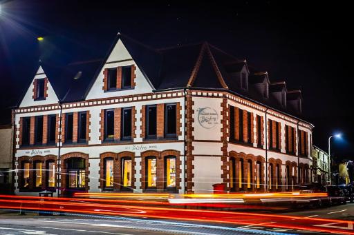 Cardiff Arms Bistro & Hotel - Housity