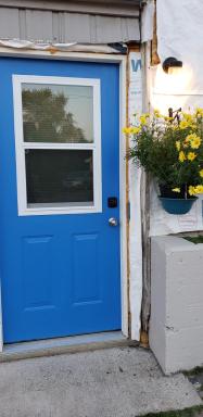 Campbellford Studio Apt 4 - Housity