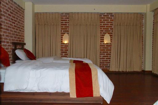 HOTEL LAYAKU DURBAR - Hizvo