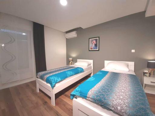 Villa Flower with Free Onsite Parking - Hizvo