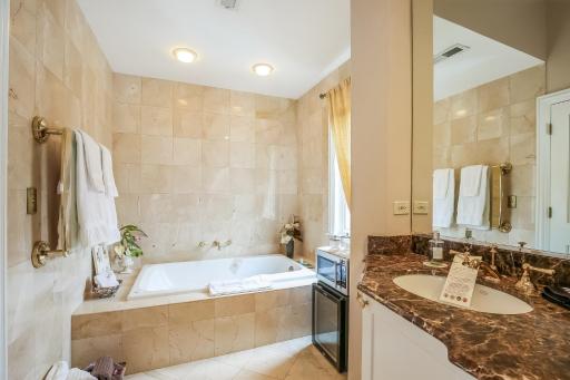 Harvey House Bed & Breakfast - Housity