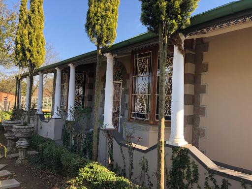 Apple and Rose - Housity